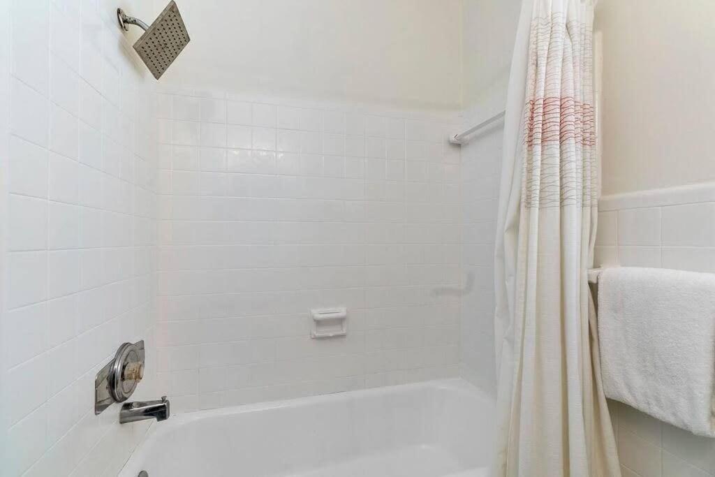 Walk To Las Olas Banyan Room Palm Paradise Inn フォート・ローダーデール エクステリア 写真
